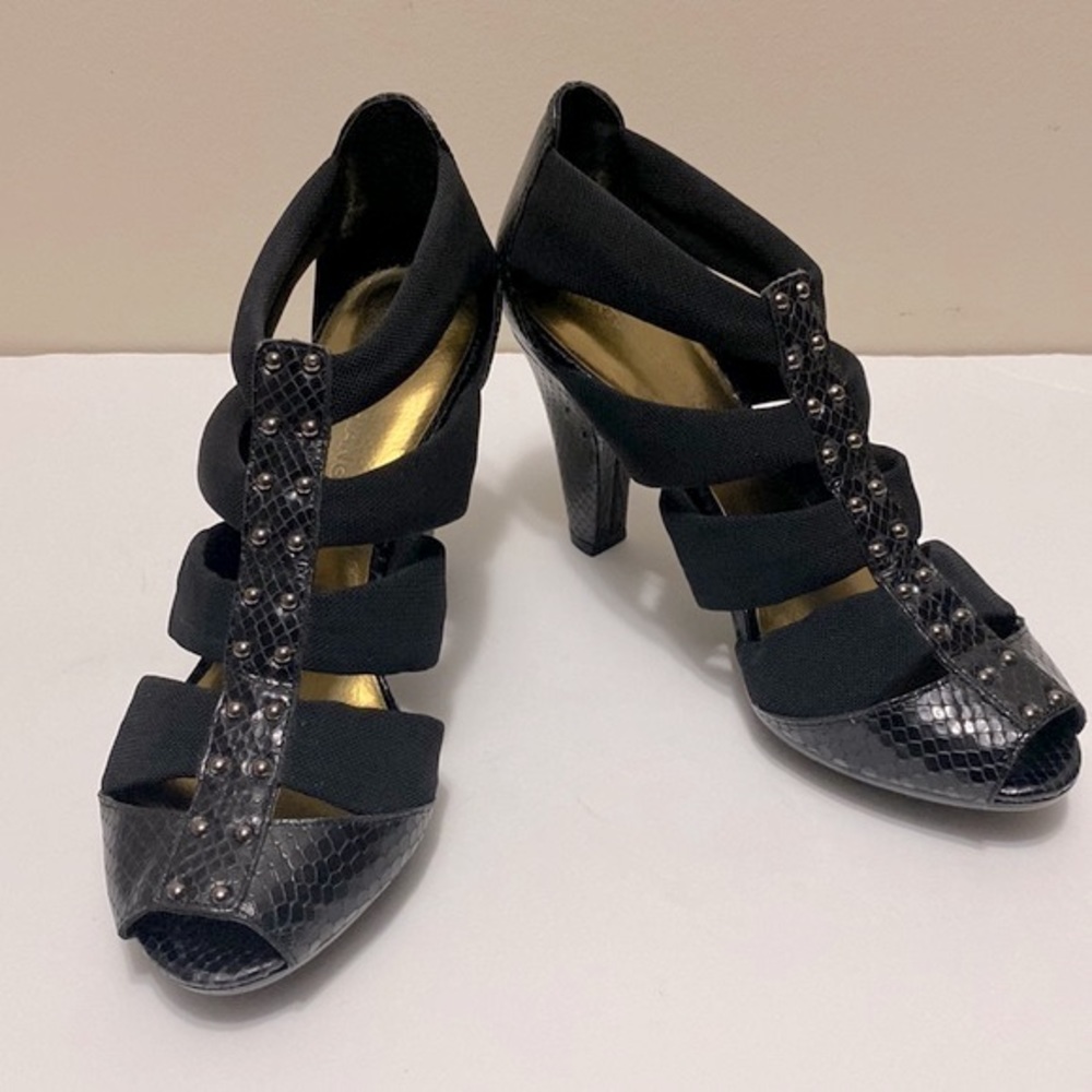 ARTURO CHIANG black heel sandals with elastic straps snake skin accent, size 7🌹